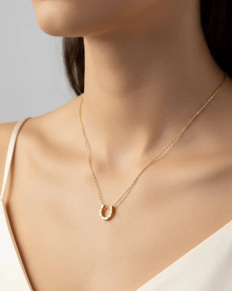 Lucky Horseshoe Necklace: Silver